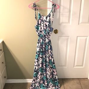 NWT Lush Women’s Floral Shoulder Tie Open Back Floral Maxi Dress